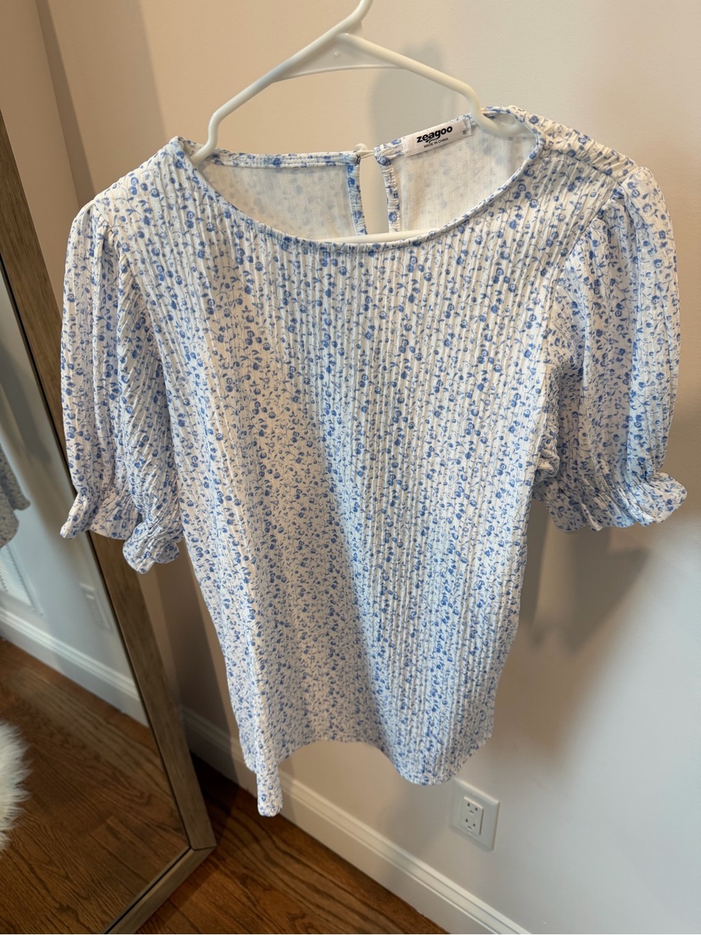 zeagoo Light Blue Floral Puff Sleeve Blouse